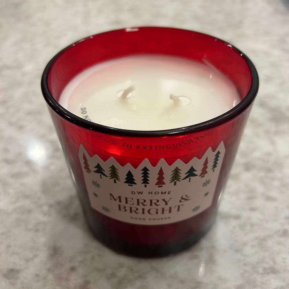 “New” DW Home Red Holiday Candle- Merry & Bright